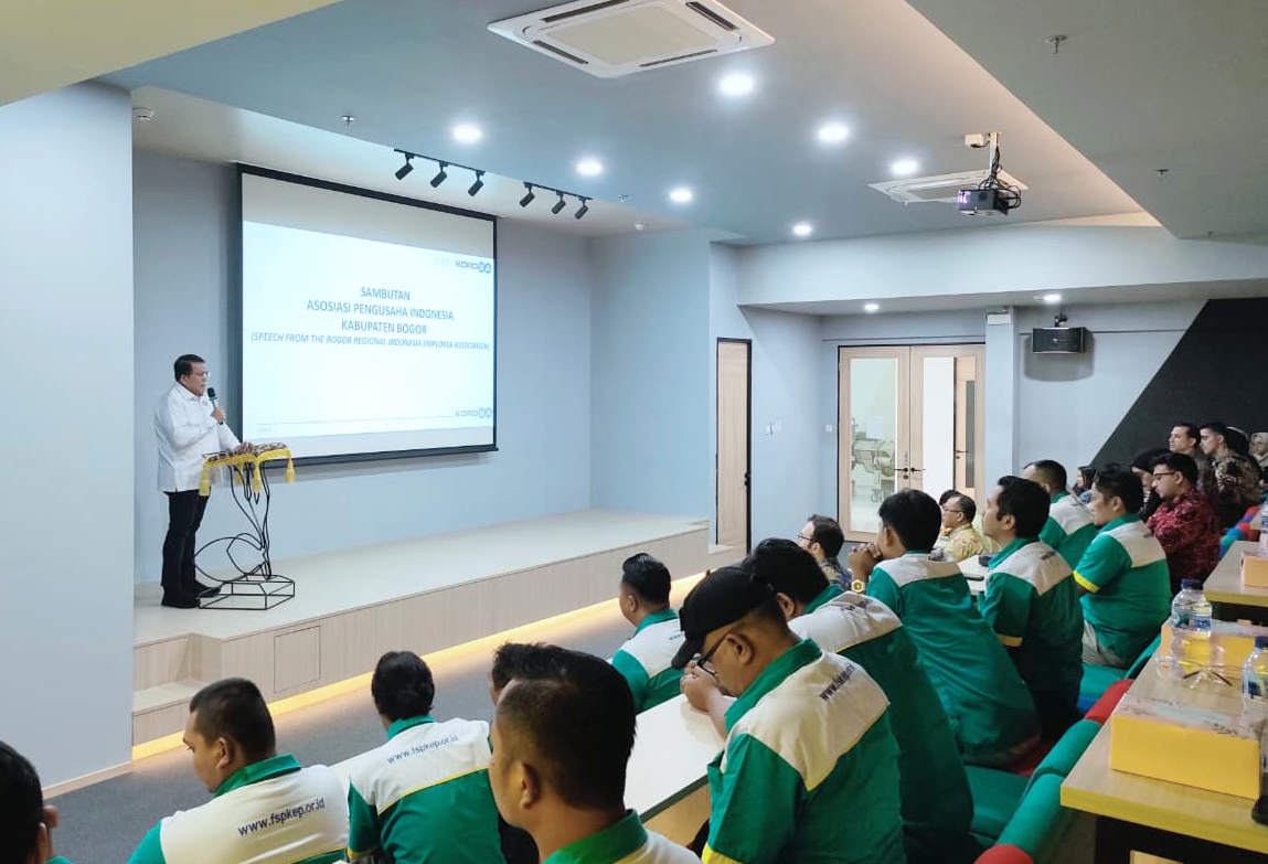 Menghadiri Undangan dan memberikan sambutan pada acara Penandatanganan PKB XV PT.Indokordsa, Tbk.